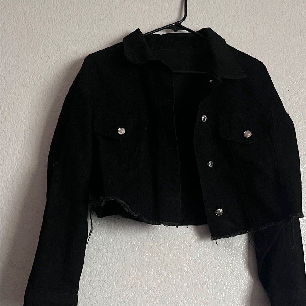 Stylish Black Cropped Jacket